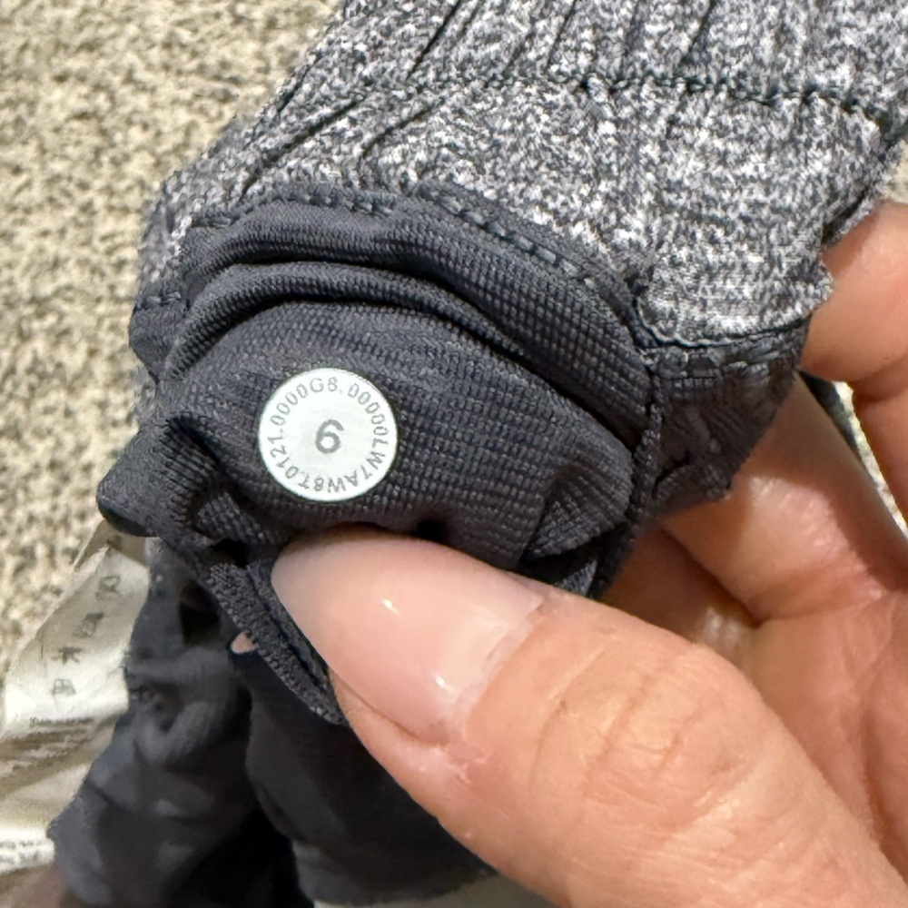 Lululemon Hotty Hot Short - Picture 5 of 7